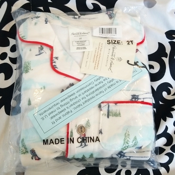 2/$15 HEARTH & Hand With Magnola Toddler Holiday Ski Scene Pajama Set NWT - Picture 2 of 6